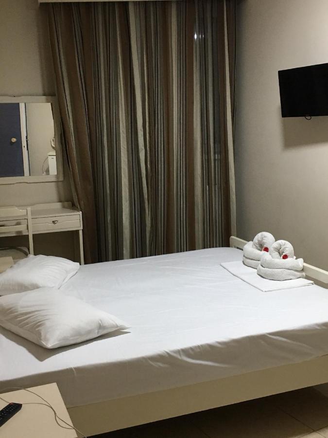 Dyhouse Hotel สลาตีนา ภายนอก รูปภาพ