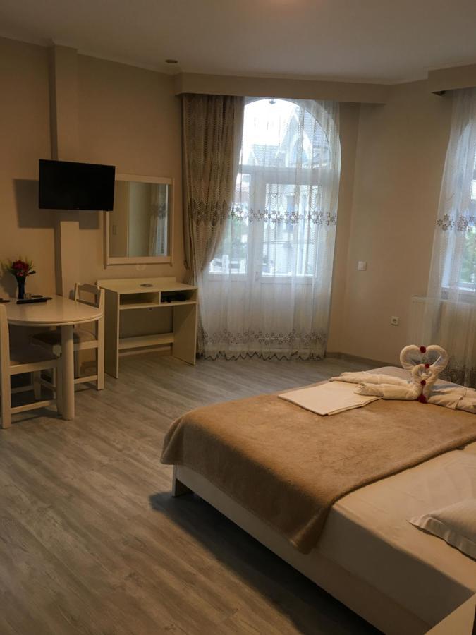 Dyhouse Hotel สลาตีนา ภายนอก รูปภาพ