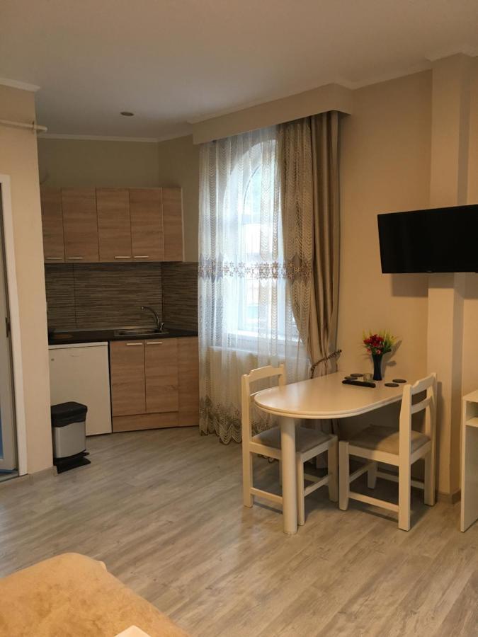Dyhouse Hotel สลาตีนา ภายนอก รูปภาพ
